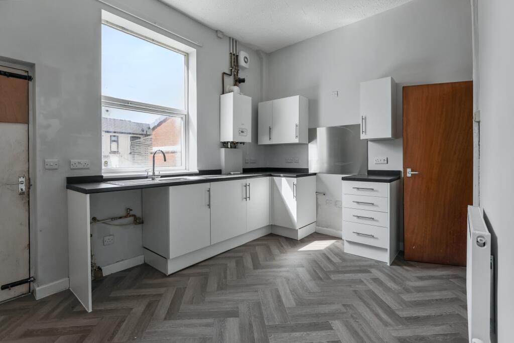 31 Regent Street, Bury, Lancashire, BL9 5AT