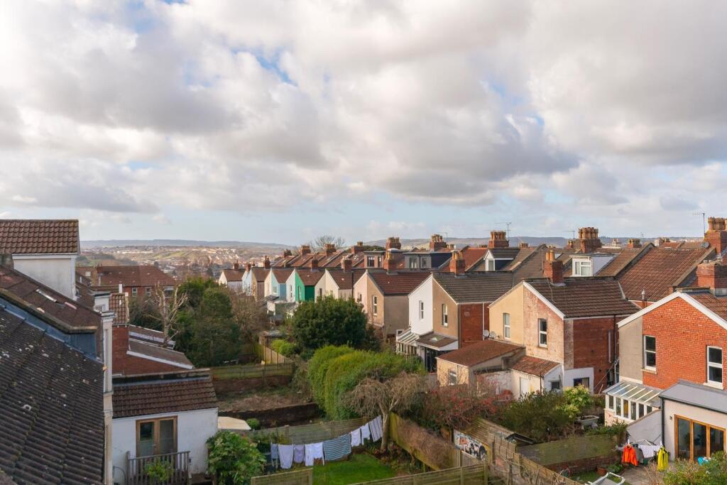 0C8RKE - Loft View A.jpg