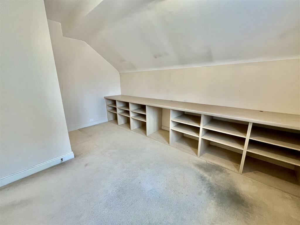 Bramleys Estate Agents - Maple Fold - Elland (10).