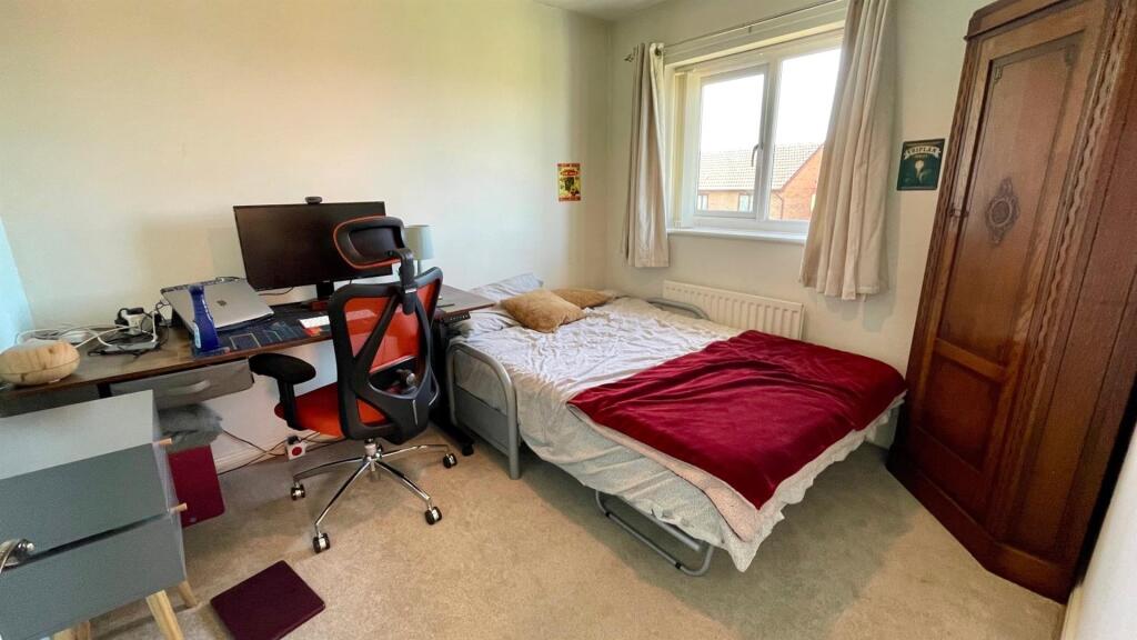 BEDROOM 2