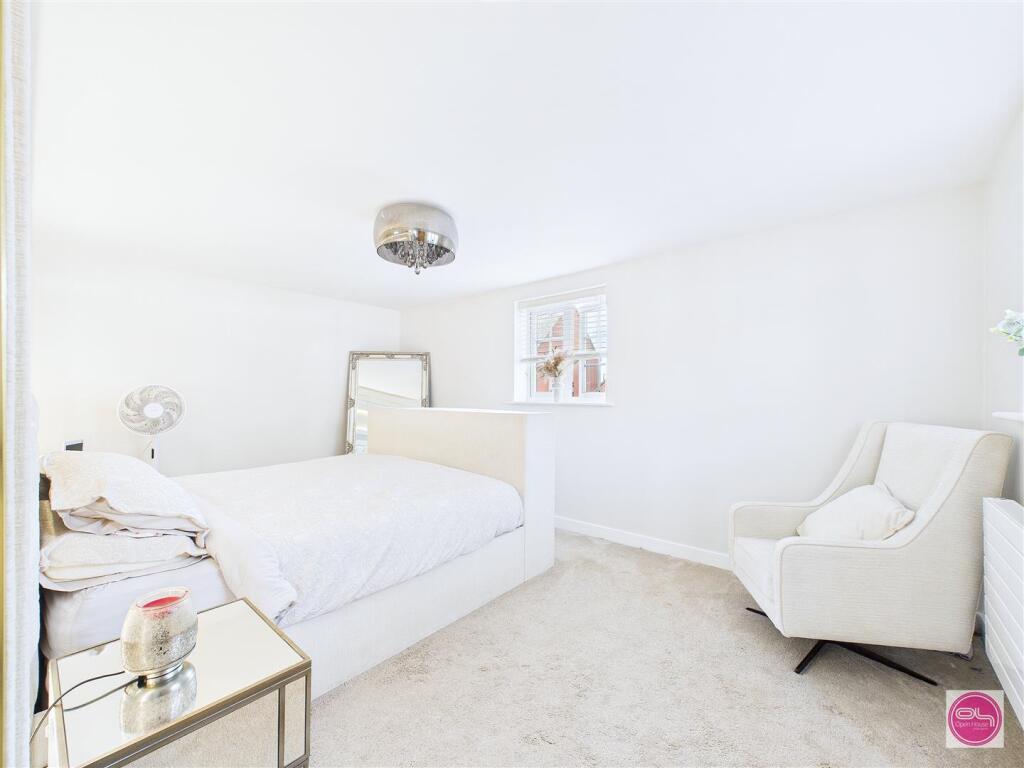 Cranfield Avenue, Church Gresley (26).jpg