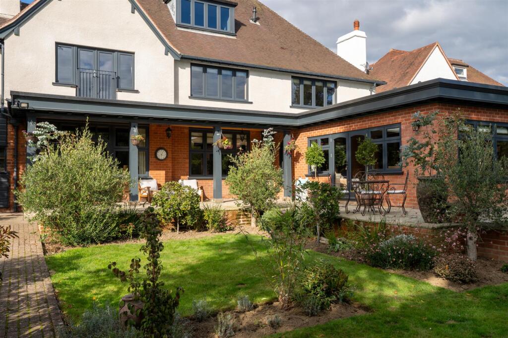 Exterior &amp; Gardens
