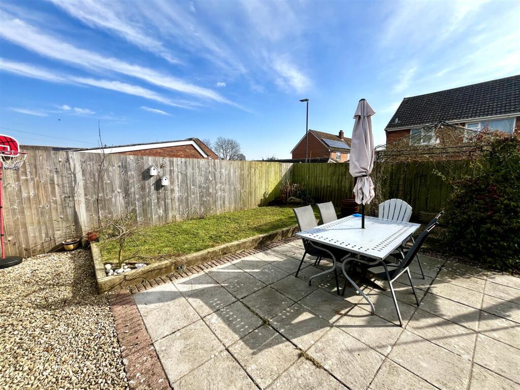 Rear Garden (2/3)
