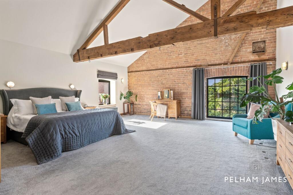 Principal Suite, St Pega's Granary, Peakirk