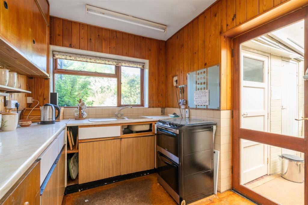 94 Hanbury Road_6.jpg