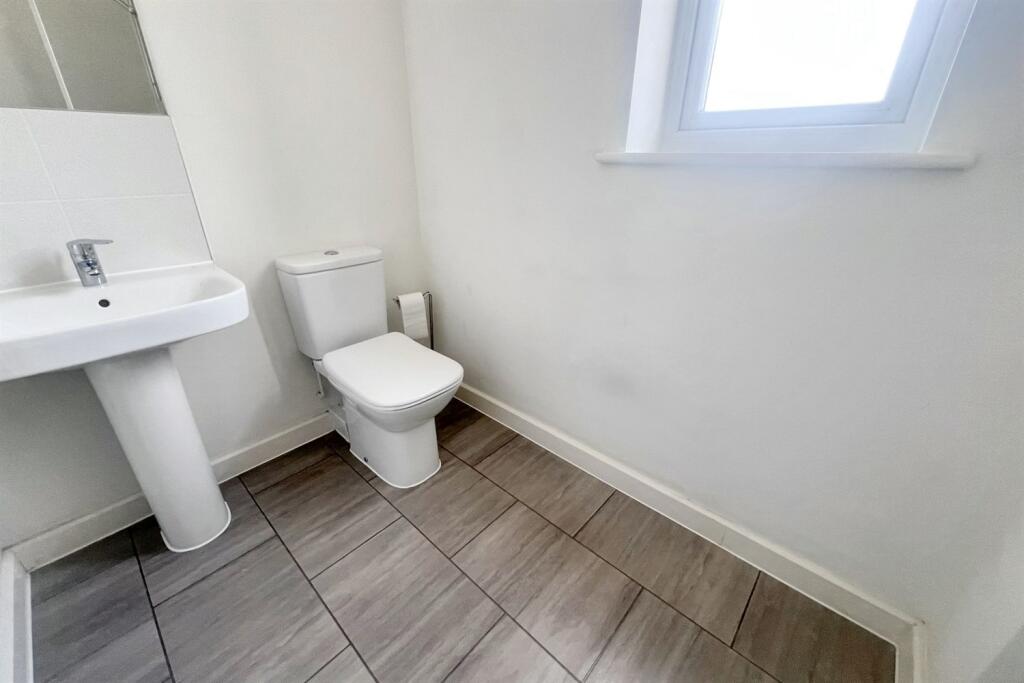 en-suite shower room