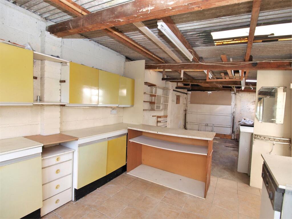 Garage.jpg