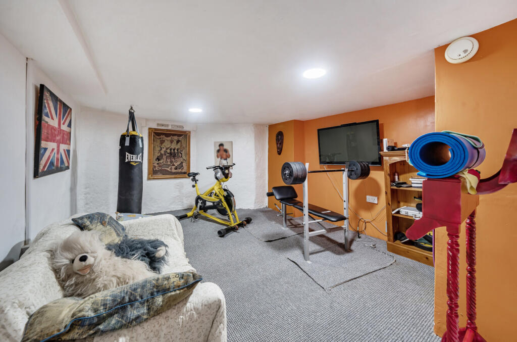 1309886-19-684af1...