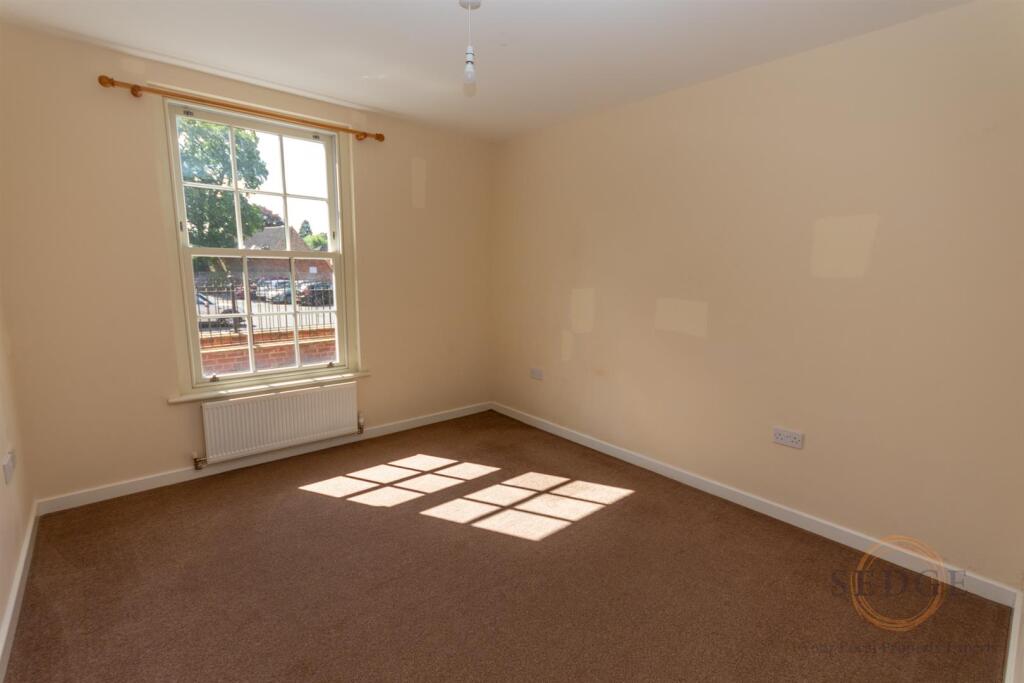 flat 2-2.jpg
