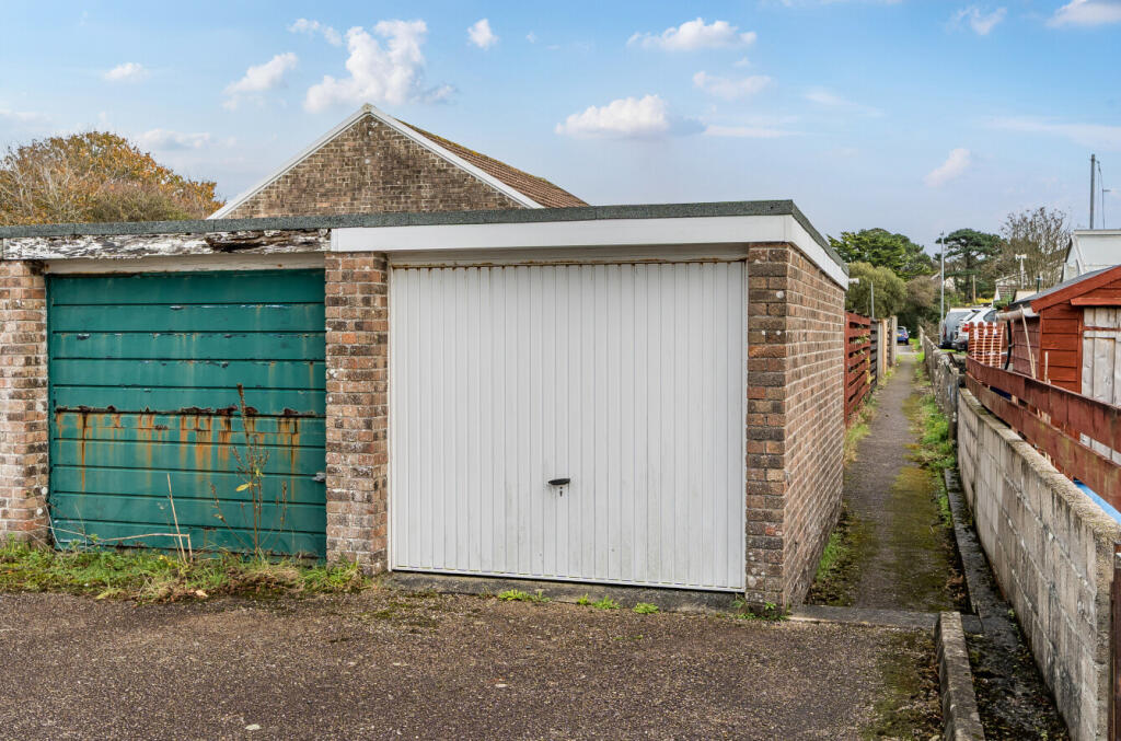 1373962-18-690238...