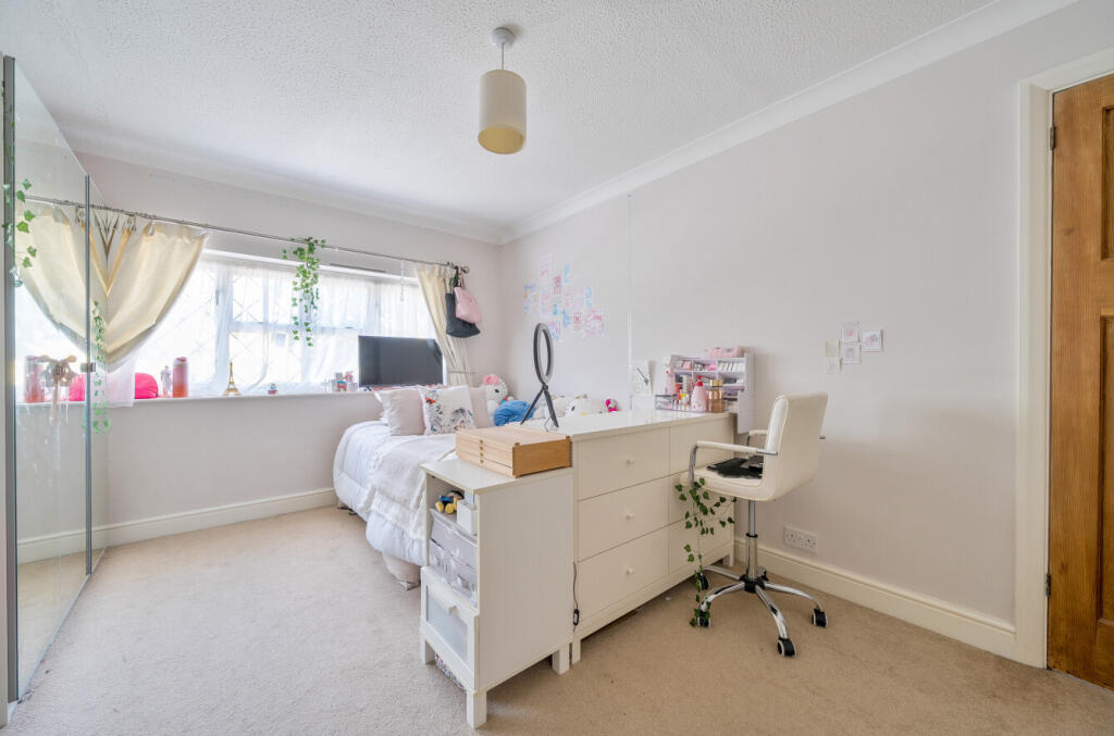 1334770-4-689ae10...