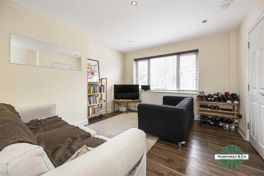 132 Lower Clapton Road -017.jpg