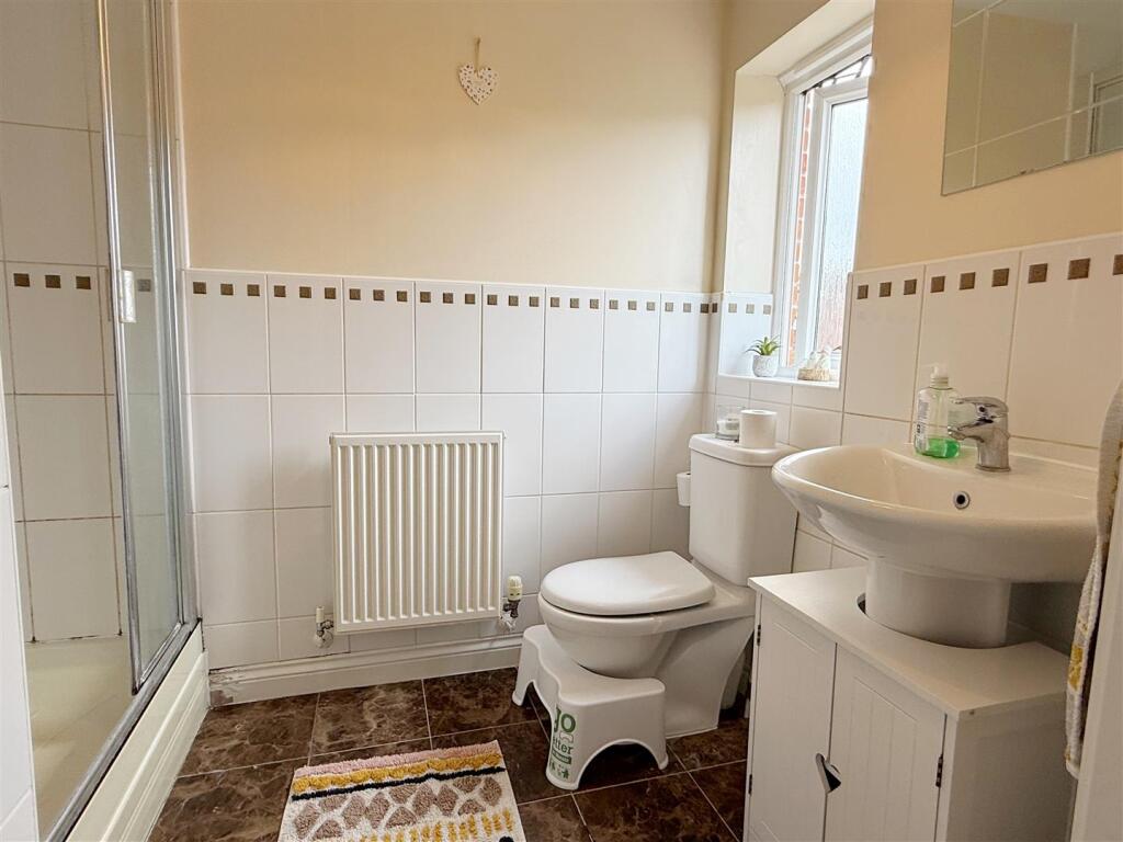 En Suite 1.JPG