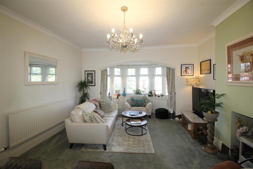 Stanley Road, lounge 3.JPG