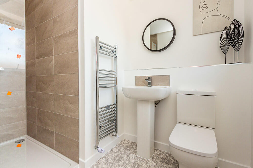 Ensuite shower ro...