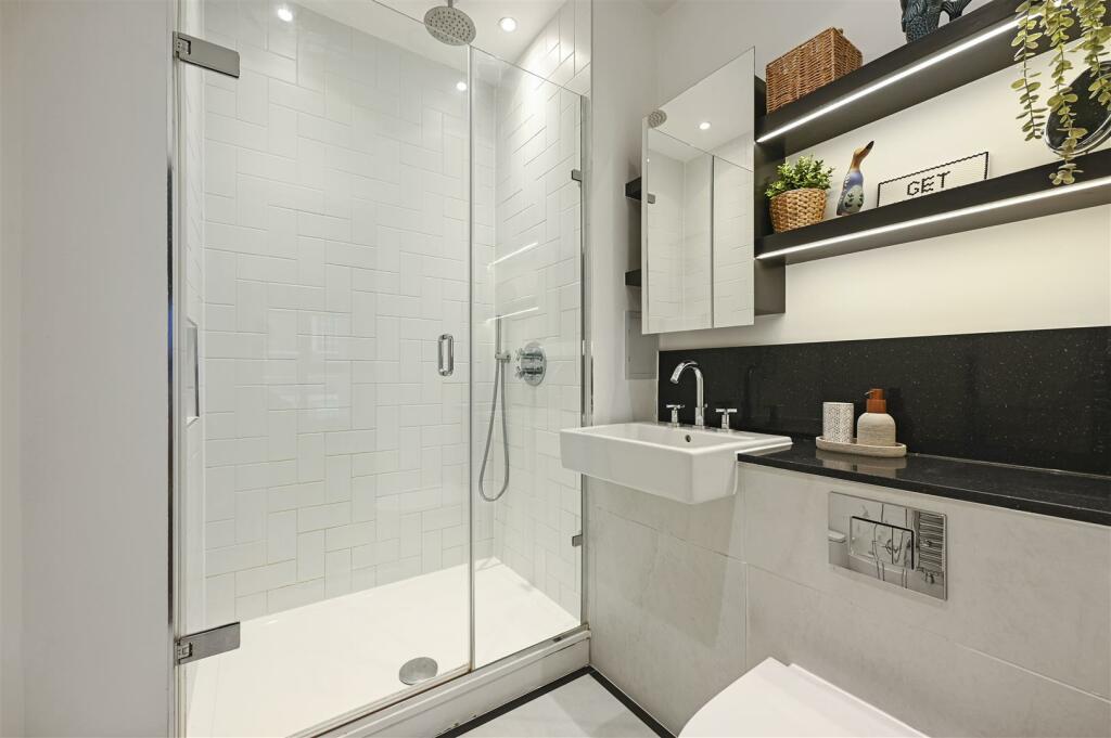 Dauphine House - Shower Room3 (1).JPG