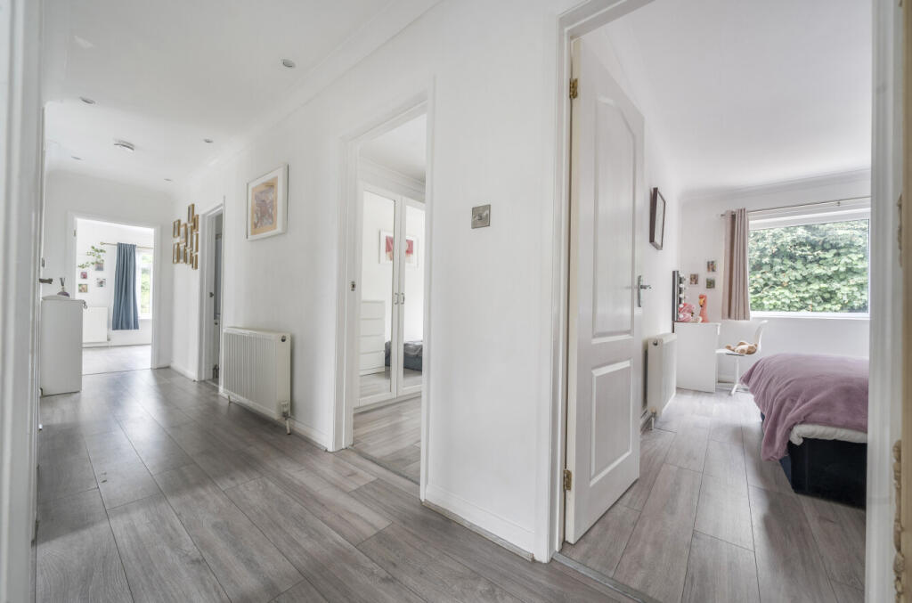 1336589-10-6895d7...