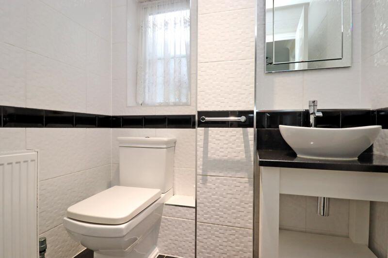 CLOAKROOM/WC