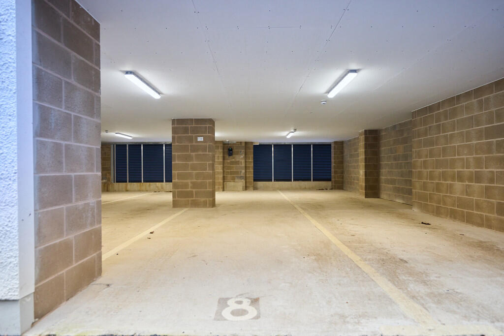 Garage &amp; Park...