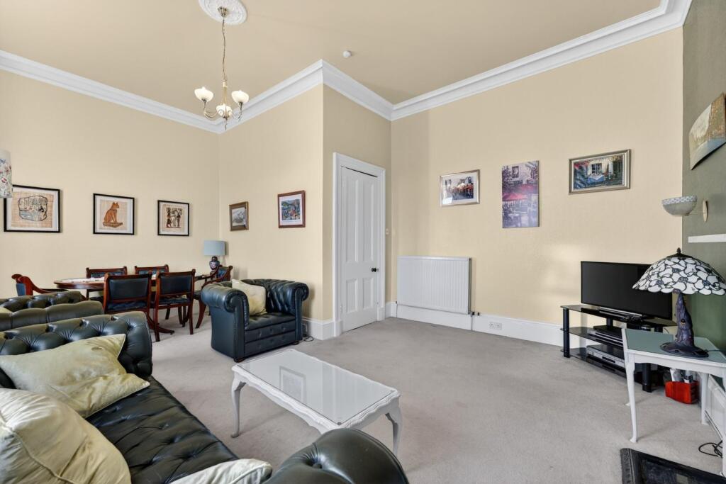 8 buchanan street, largs_25.jpg