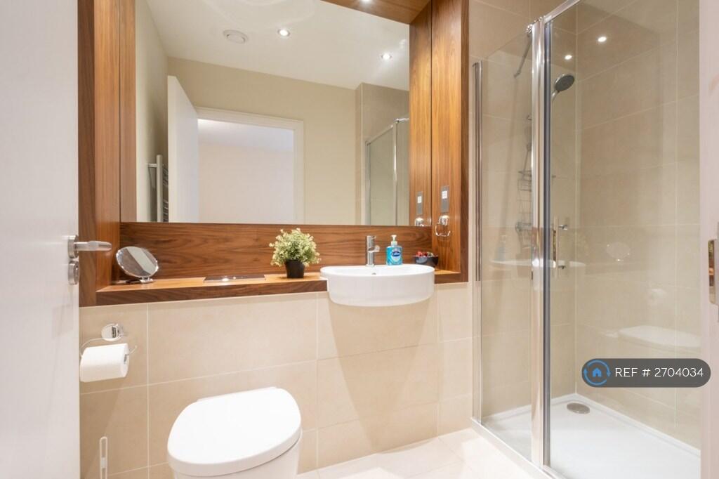 En-Suite Bathroom