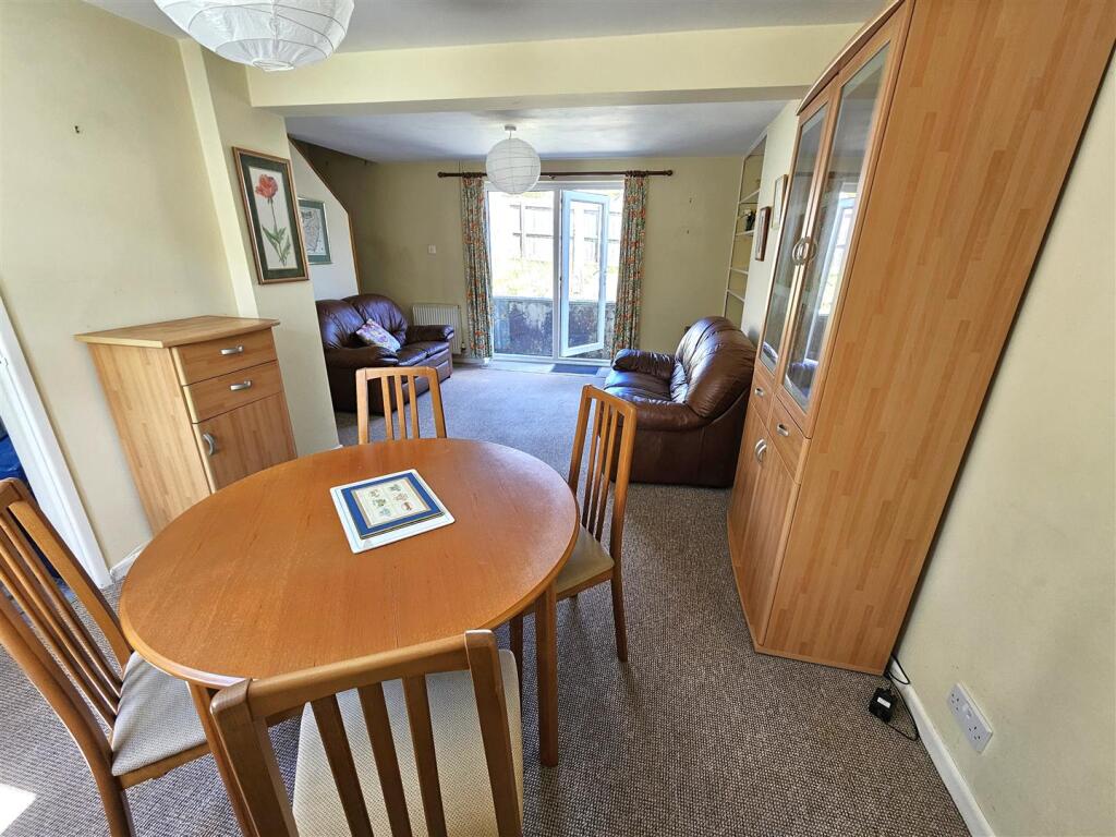 Living dining Area (2).jpg