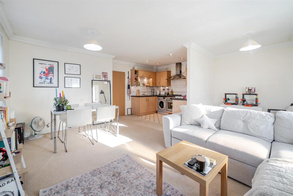 15 Reffield Close, Towcester (15).jpg