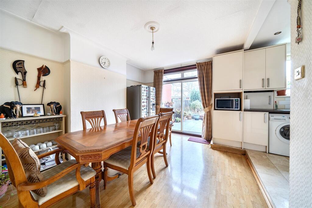 Dining Area.jpg