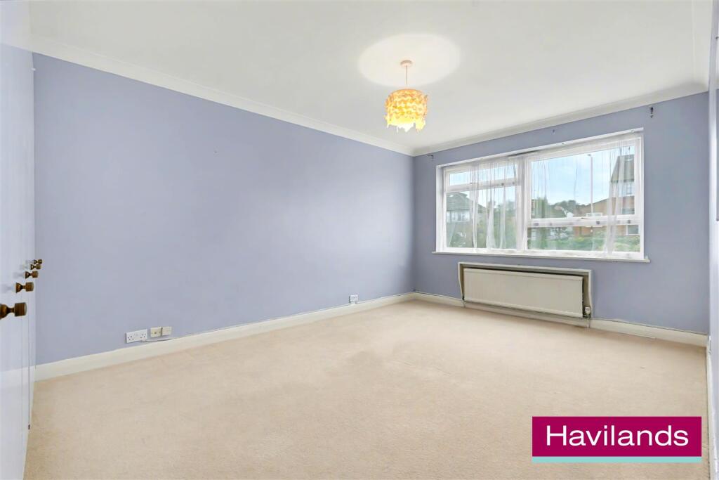 Flat 6, Chesterfield Lodge N21 1LW-7.jpg