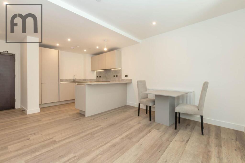 Lounge/ Dining Area