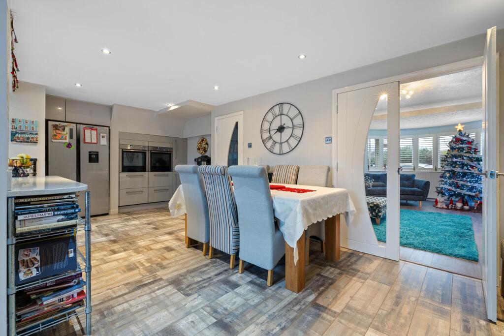 Dining/family room