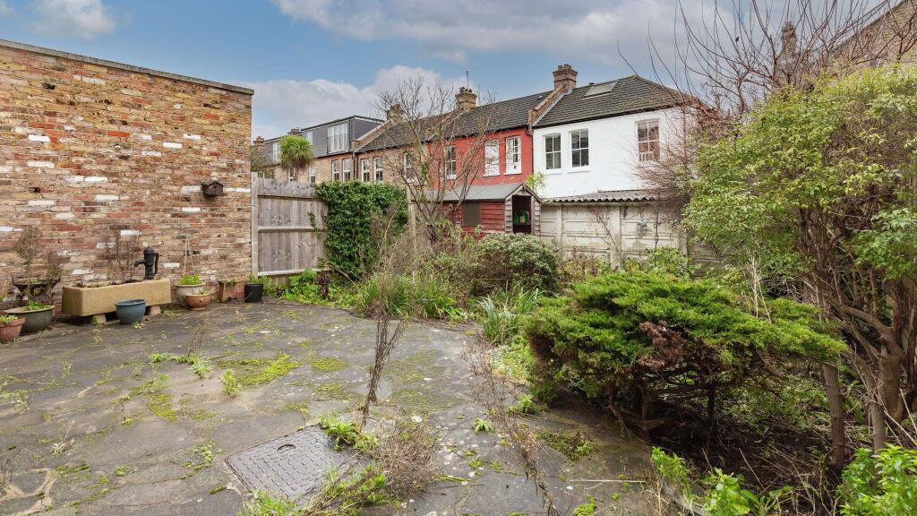 Flat A, 32 Ethelbert Road, Raynes Park, London, SW20 8QE