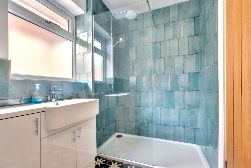 Shower Room_2.jpeg