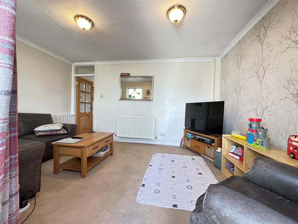 Sitting room 2.jpg