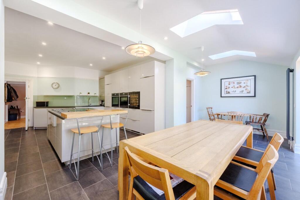 Kitchen / Breakfast Room