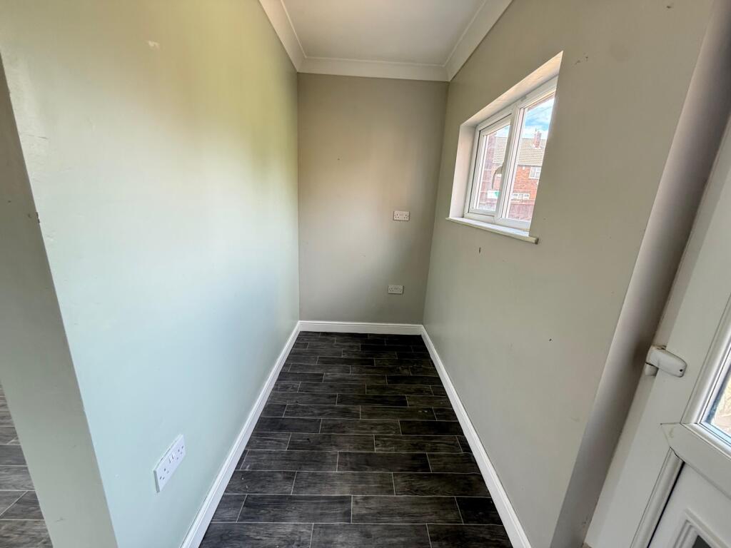 5 Springfields Rear Utility Area