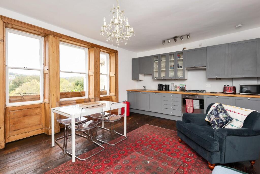 Flat 2, 6 Kensington Place, Bath, BA1 6AW-3.jpg