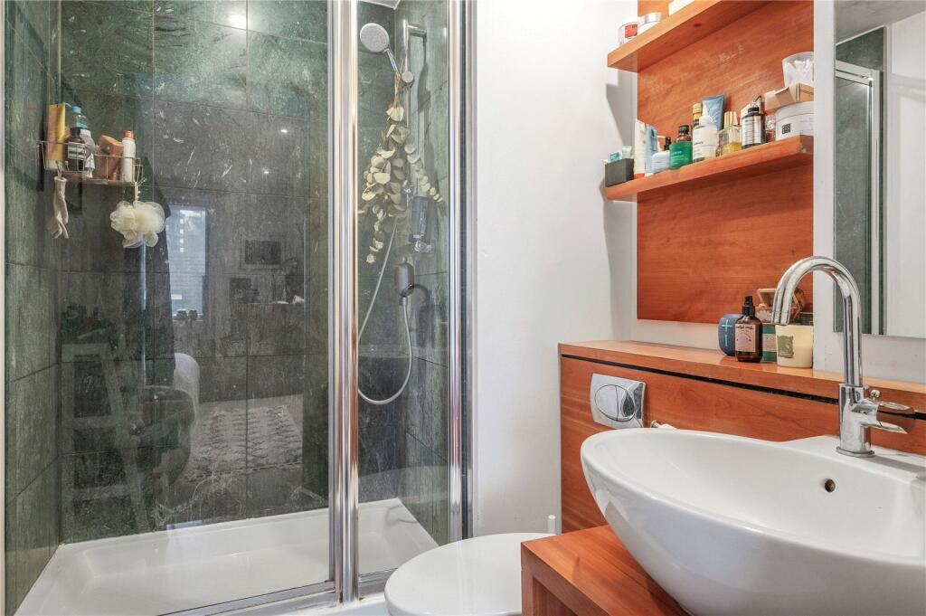 En Suite Bathroom