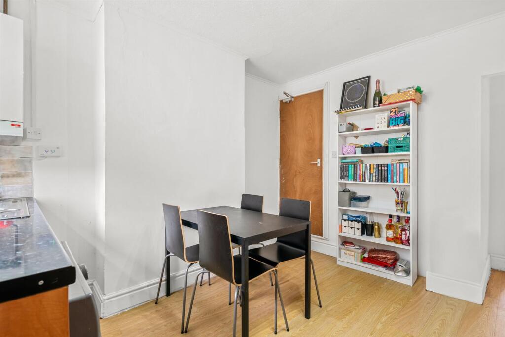 15 Cecil Street Nottingham, NG7 1GZ