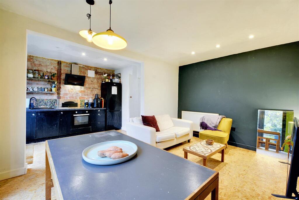 Kitchen Living_4.jpeg
