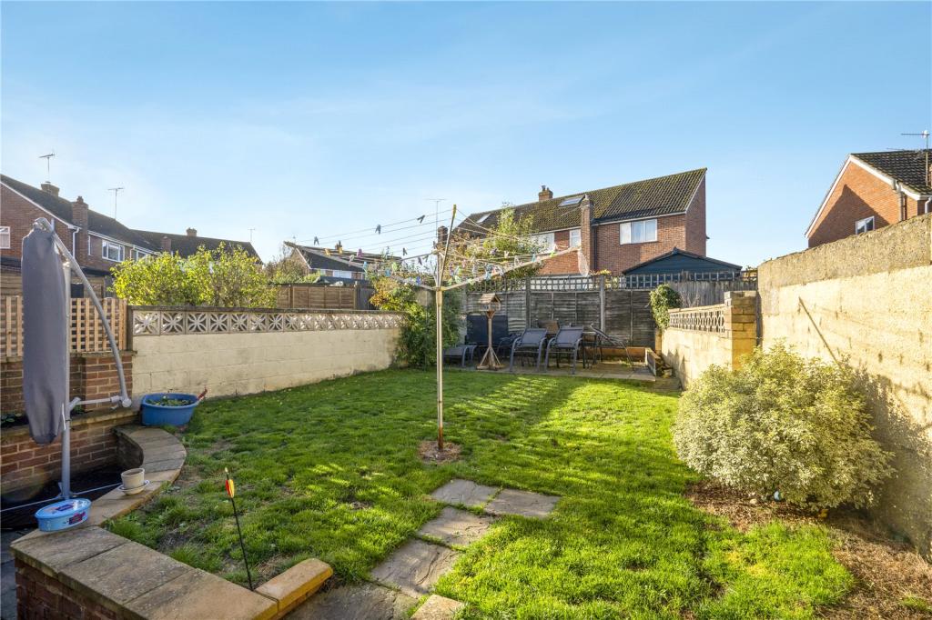 28 Barrow Close