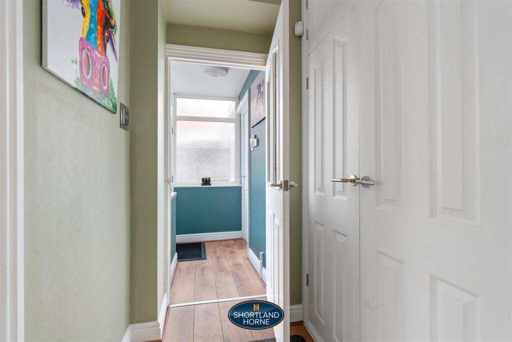 23 Mackenzie Close (14 of 23).jpg