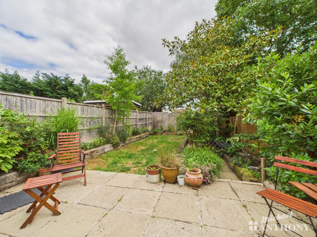CAM02773G0-PR0317-STILL009