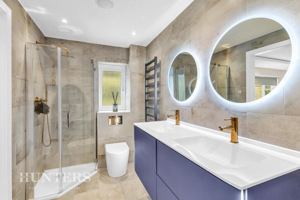 Master Ensuite