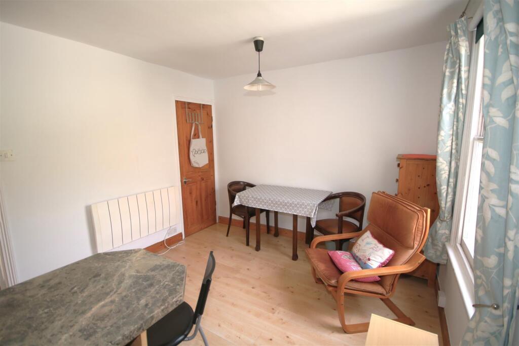Living Room b.JPG