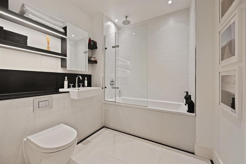 AR - Dauphine house3.JPG