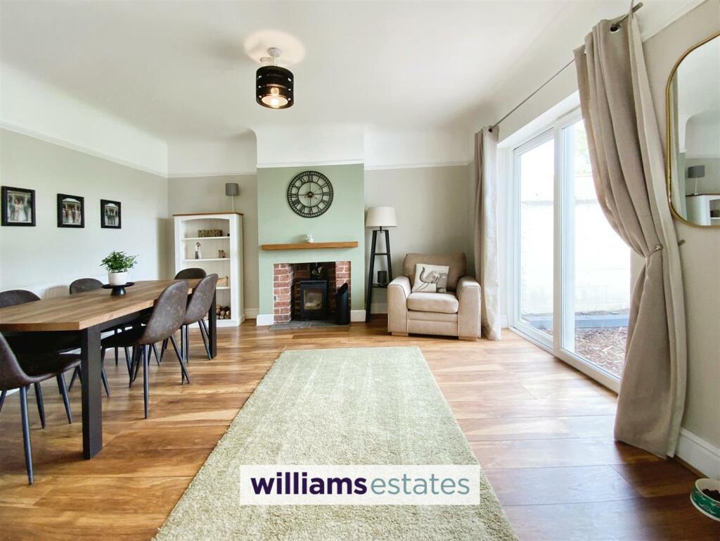 open plan dining