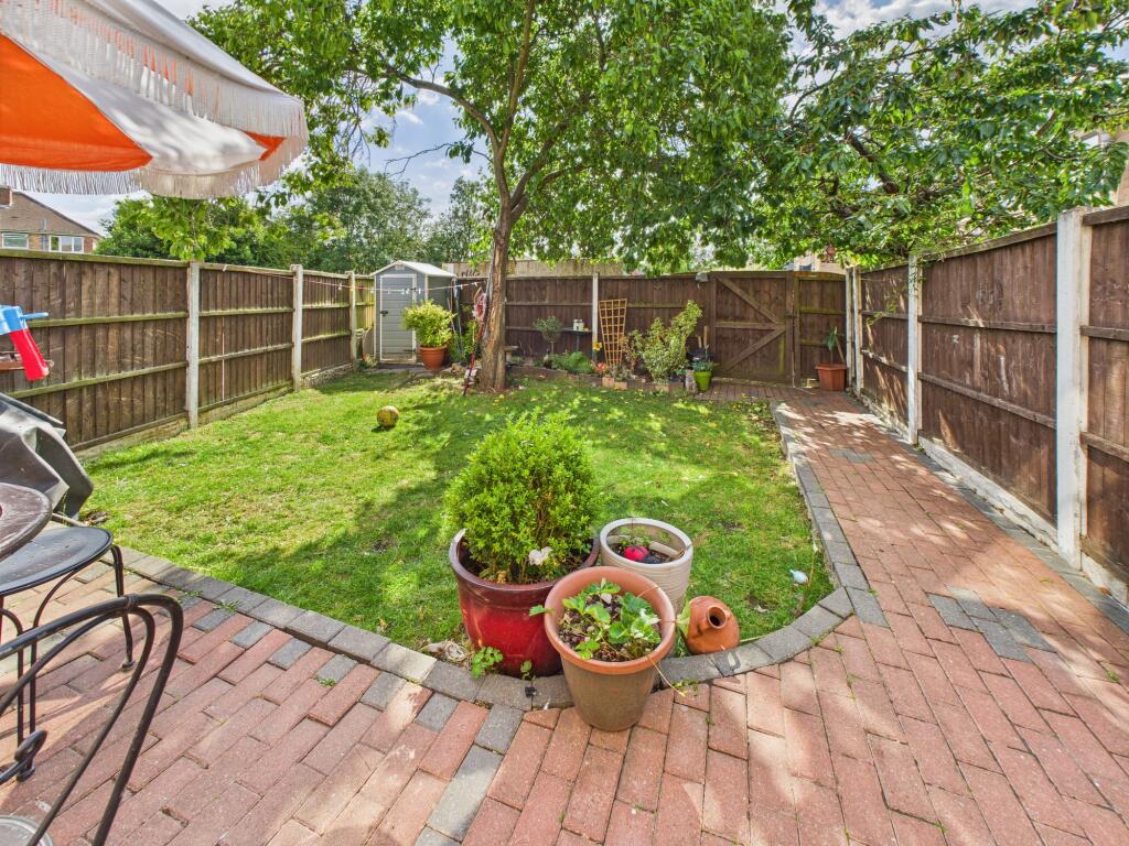 CAM04825G0-PR0111-STILL006