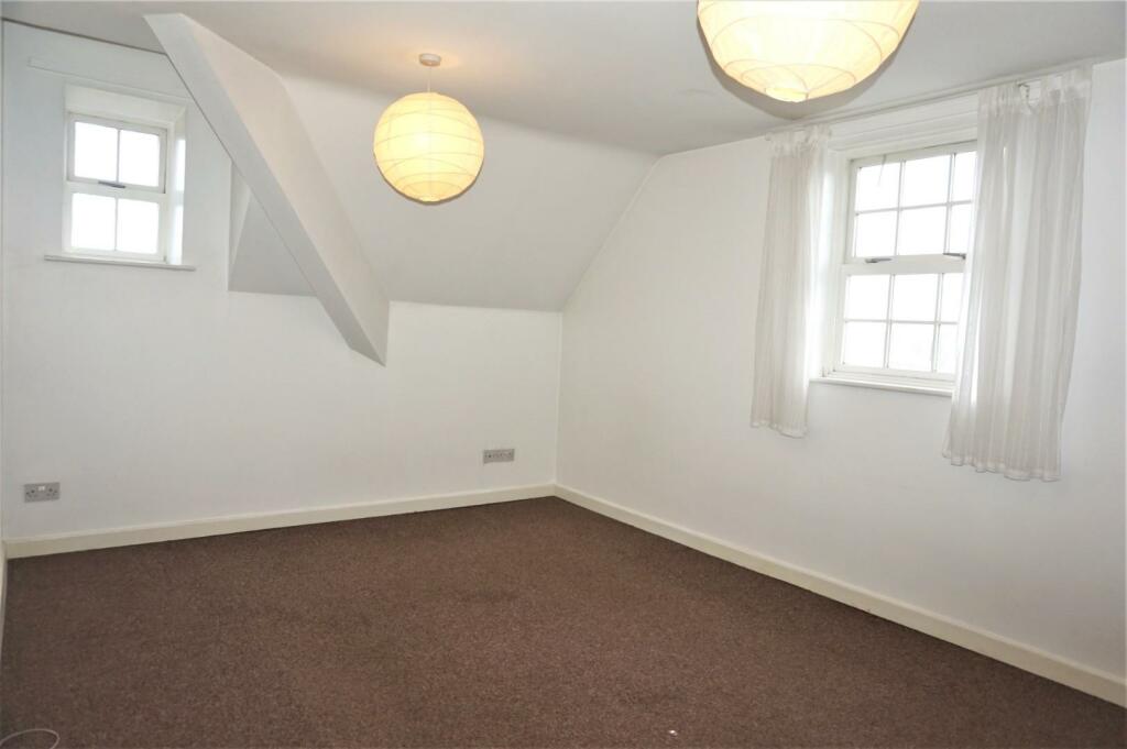 02 - Living Room.jpg