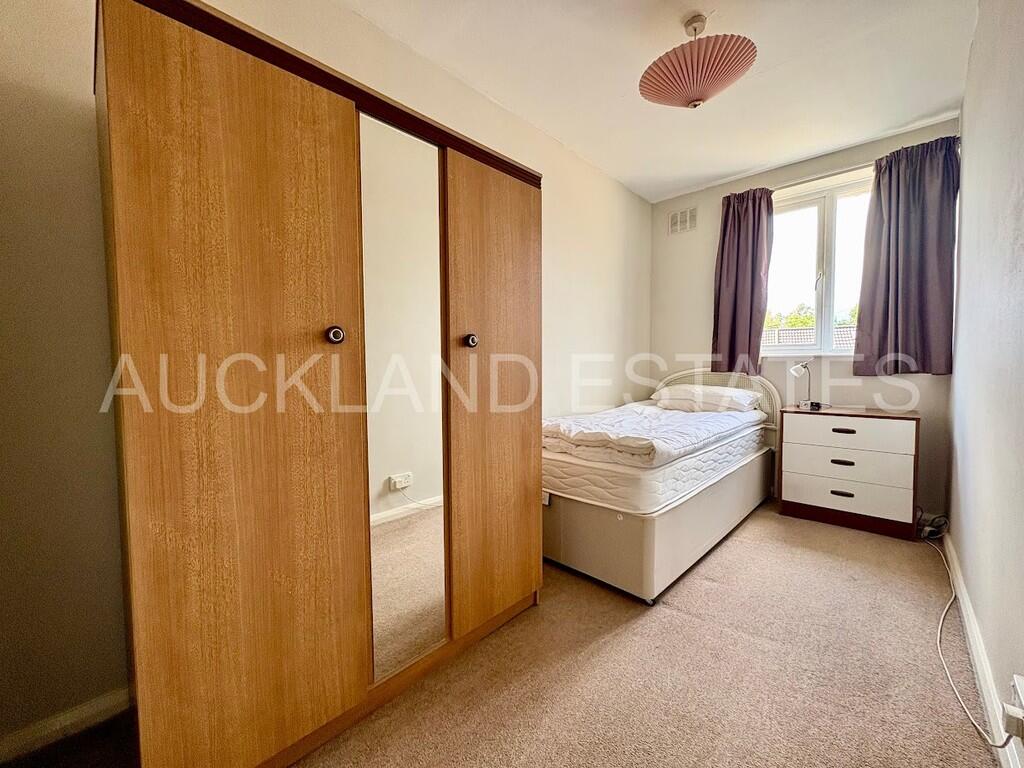 IMG_5622-17564550...